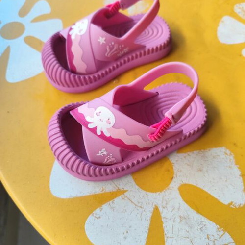 Ipanema sandals size 21 used with octopus design