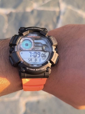 Casio 1500H 1VEF ψηφιακό ρολόι με πορτοκαλί λουράκι