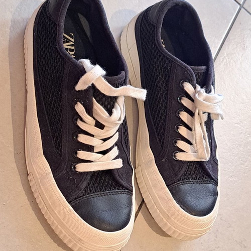 Zara black sneakers with white sole like new, mesh material, size 39