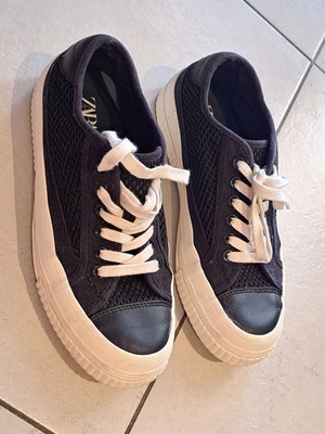 Zara black sneakers with white sole like new, mesh material, size 39