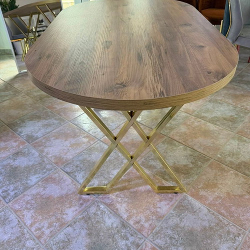 Dining table with walnut surface and gold metal legs 140x80x75 cm