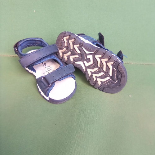 Baby leather sandals IQ size 21 like new