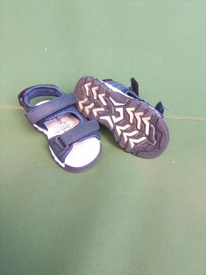 Baby leather sandals IQ size 21 like new