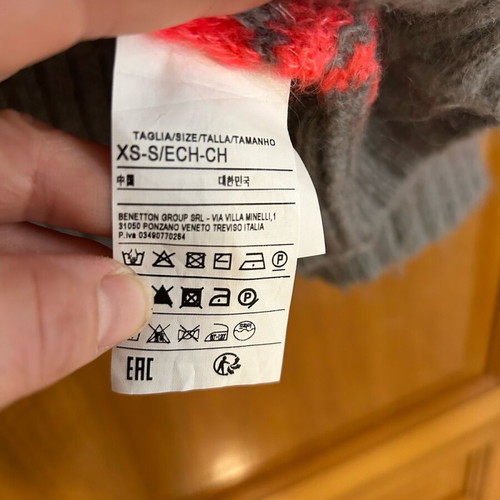 Benetton sweater like new, colorful, cozy