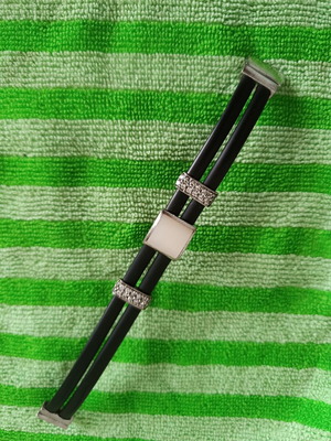 Folli Follie bracelet like new with white fittizi stone and silver