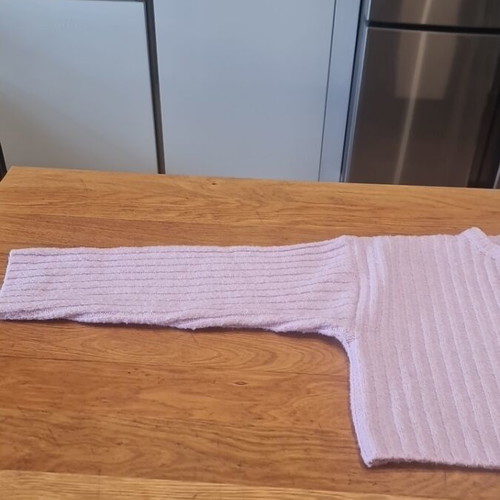 Bershka lilac short pullover like new