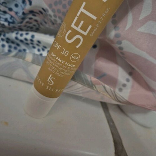 Little Secrets Set Sun30 Color 365 Face Fluid Sunscreen 50ml new