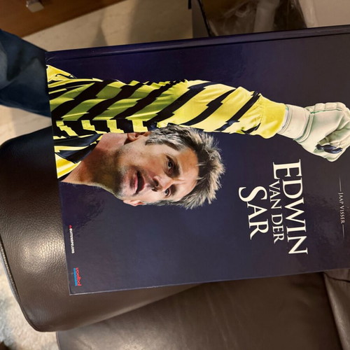 Edwin Van Der Sar biography like new
