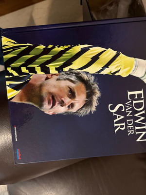 Edwin Van Der Sar biography like new