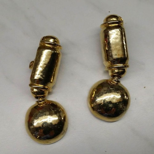 '90s earrings with clips used