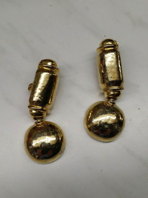 '90s earrings with clips used