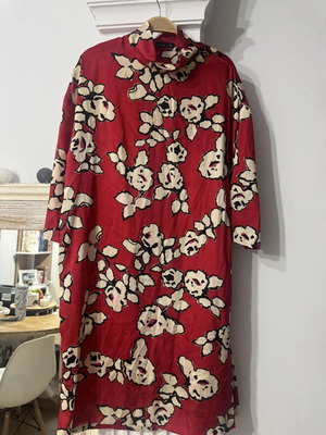 Zara red dress with belt and unique neck buttons, size M