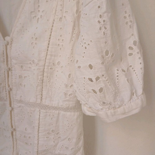 White cropped shirt with broderie anglaise embroidery H&M like new