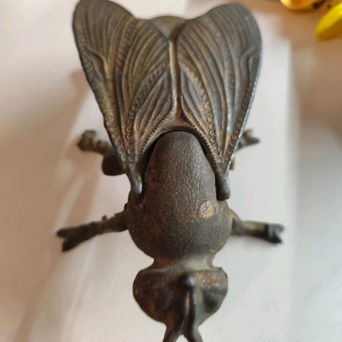 Set of 2 vintage brass bee ashtrays used