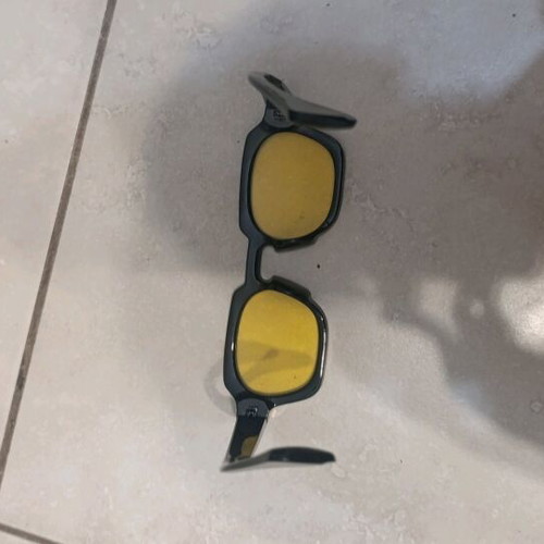 Sunglasses like new, black with yellow lenses