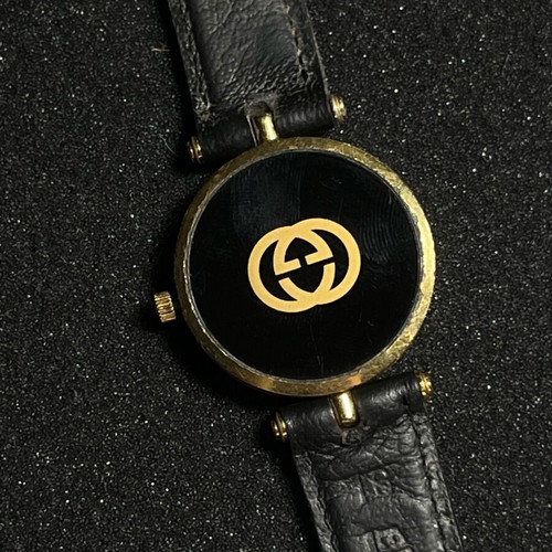 Gucci G-Timeless 30mm quartz watch like new, black and gold