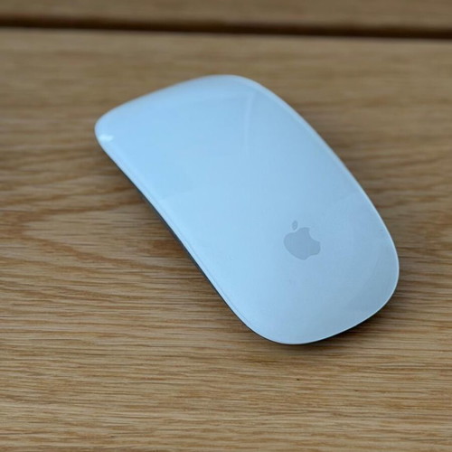 iMac 24” M1 2021 with Apple Keyboard and Magic Mouse
