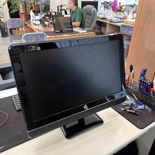 HP AIO 200 All In One office computer with i5 760, 4GB RAM, 256GB SSD