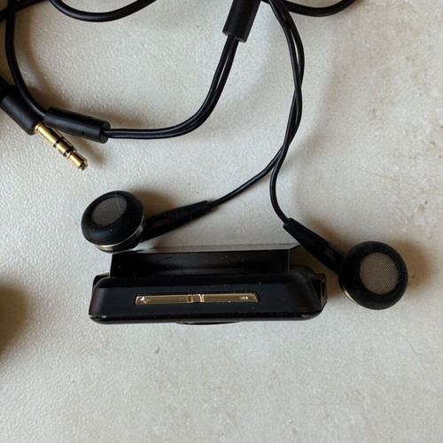 Motorola Bluetooth Headphones with FM Radio like new