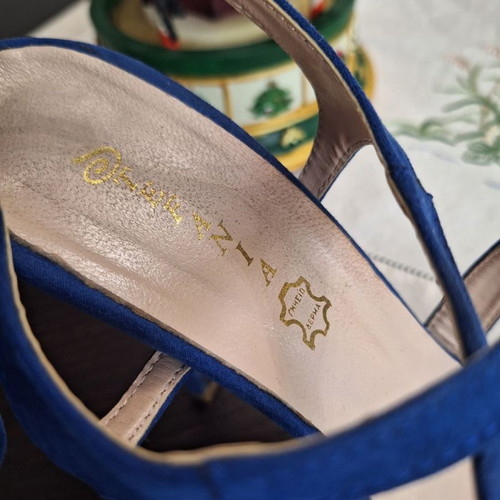 Gift for a while! Leather sandals Stefania