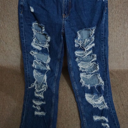 Bershka women's jeans with rips like new, size S