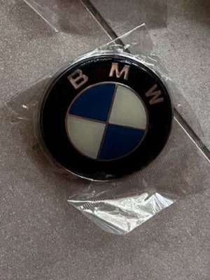 BMW hood emblems like new