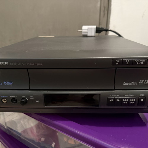 Pioneer Laserdisc Player, NTSC, 220V converted, with remote