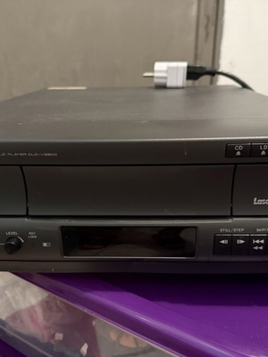 Pioneer Laserdisc Player, NTSC, 220V converted, with remote