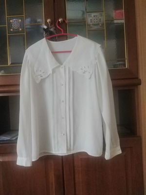Women's shirt ecru like new, size L