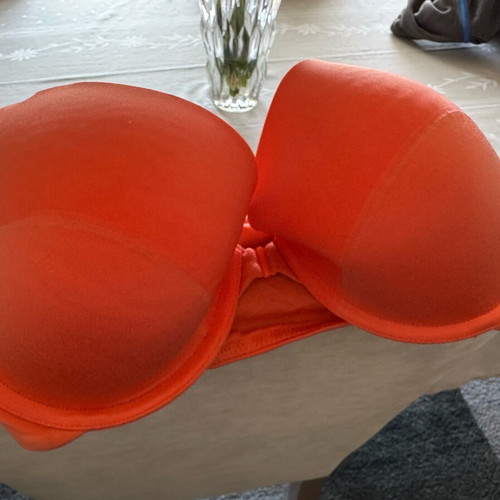 DKNY bra like new, sports style, coral with purple straps, 85C