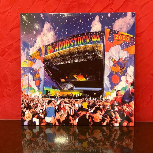 Woodstock 99 vinyl like new, metal