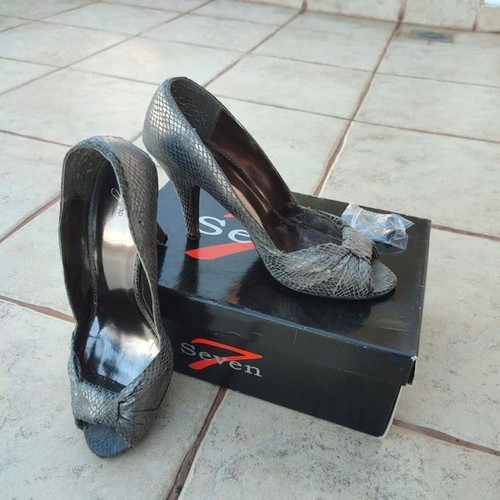 Peep-toe shoes Seven snakeskin effect size 38 used, grey