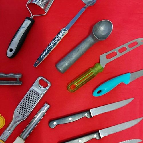Kitchen tools used, set of 20 pieces with knives
