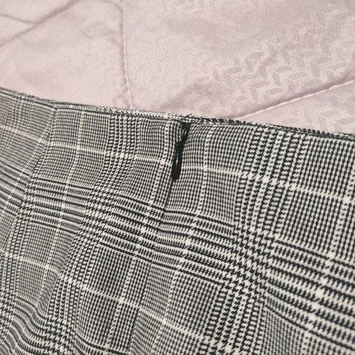 H&M mini skirt like new, checkered white and grey, size M