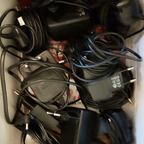 Smartphones and old phones used with chargers