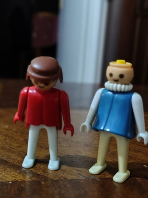 Set of 2 vintage Playmobil figures LYRA