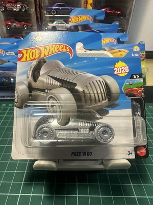 Hotwheels Pass n Go like new