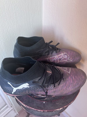 Puma Future 8pro football boots, black and purple, size 42.5