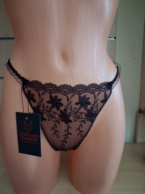 Love and Passion Underwear γυναικείο σλιπ με κεντημένη δαντέλα σε μαύρο, μέγεθος M