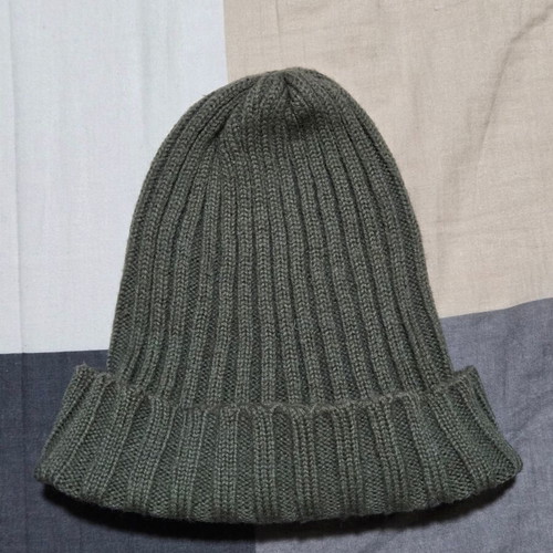 Benetton kids and teens gray hat like new