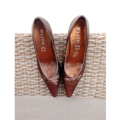 Elite brown vintage retro style pumps size 39 like new