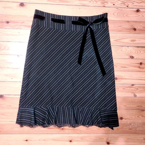 Morgan de Toi pinstripe midi skirt with velvet bow, like new