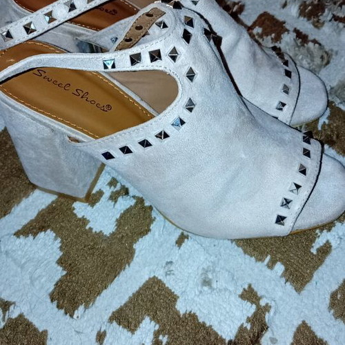 A To Z Greek beige pumps size 37 new