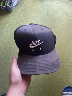 Nike Air Cap σαν καινούργιο, μαύρο