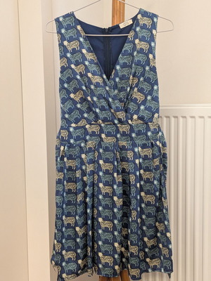 Whimsical Sheep Print Dress by BTQ like new, sleeveless A-line