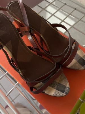 Burberry heels like new, platform sandals size 40