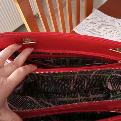 Doca shoulder bag red quilted design like new