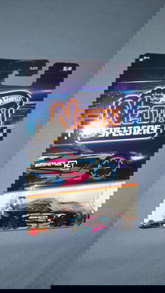 HOT WHEELS NEON SPEEDERS 16 MERCEDES AMG 3