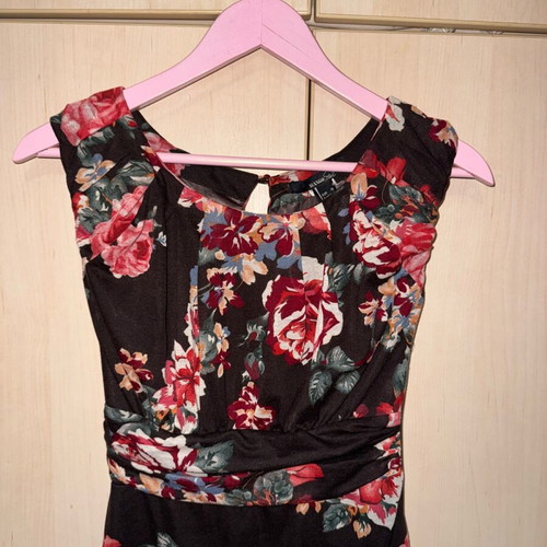 Mango floral dress like new, size Small Medium