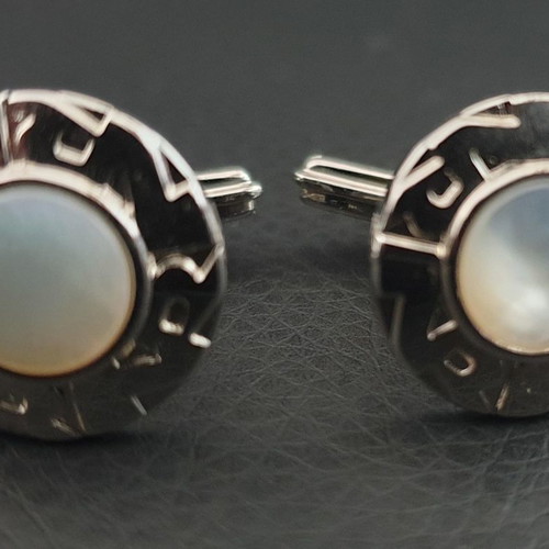 Silver cufflinks with pearl like new